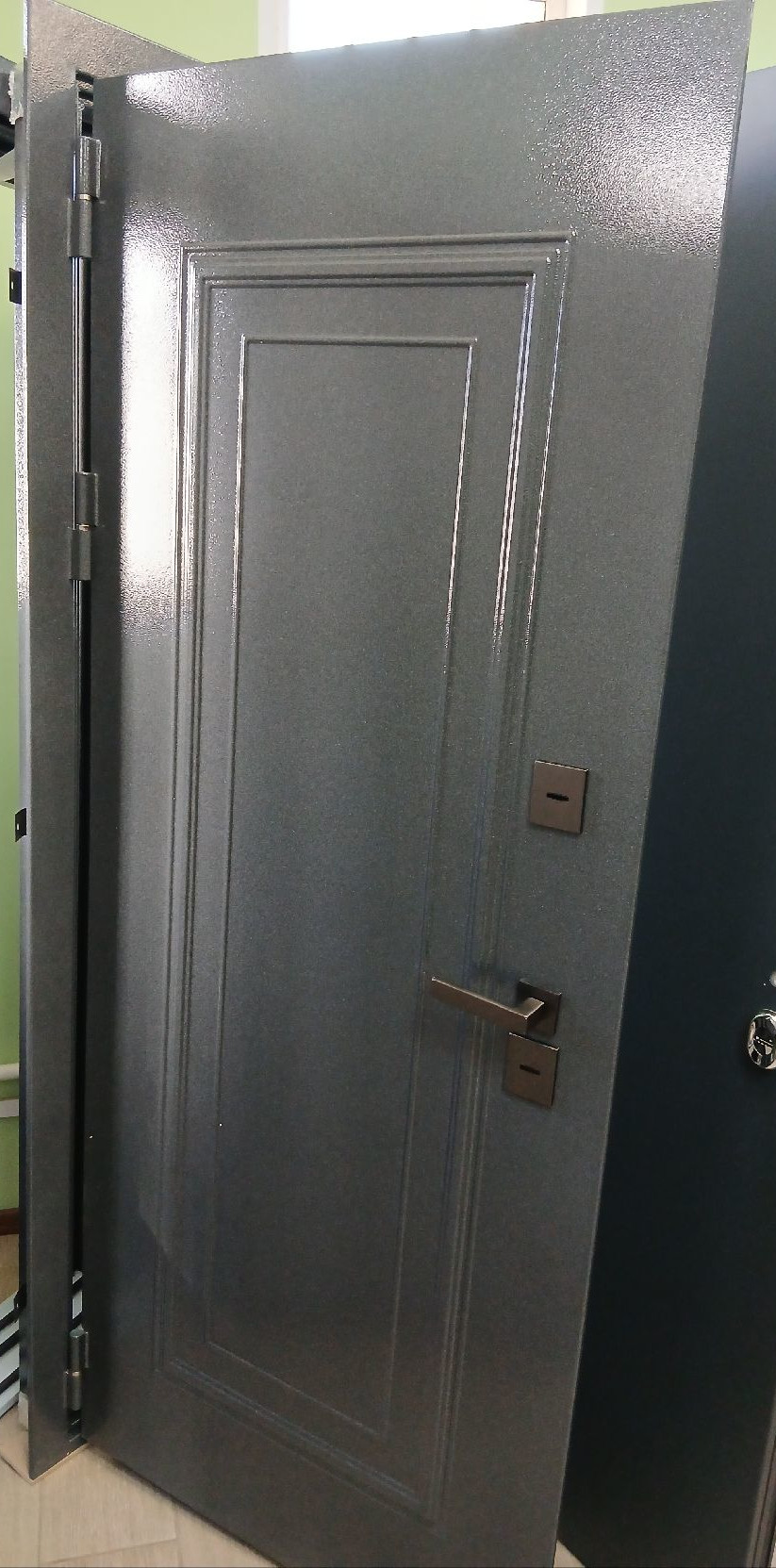 Дверь металл Гемера (ТЕРМО, букле графит/МДФ белый матовый) (2050*960, правая, черн.фурн)